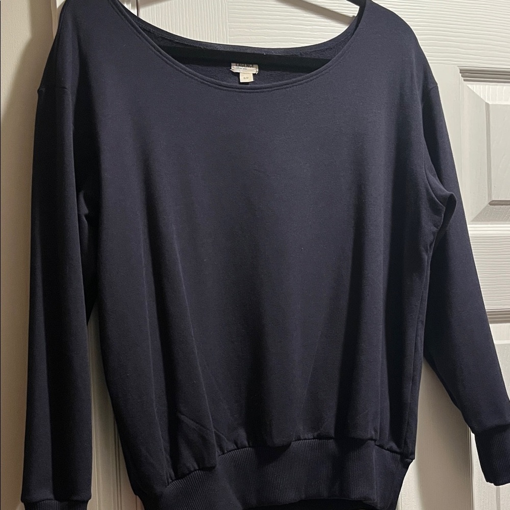 L'AGENCE Elegant Black Knit Top